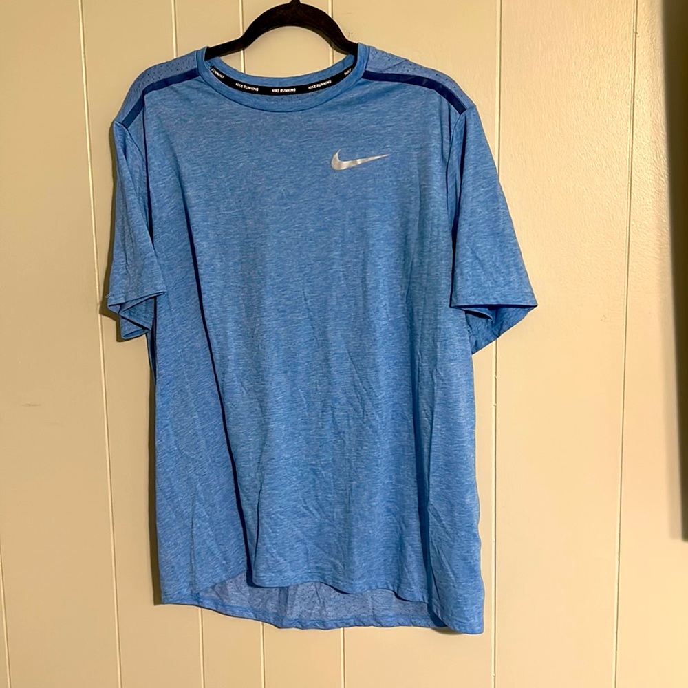 Nike running shirt NWOT
